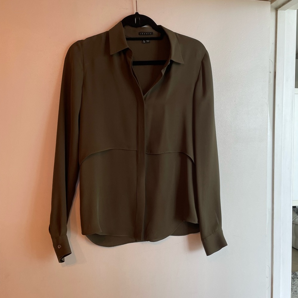 Goergous Theory button down new without tags